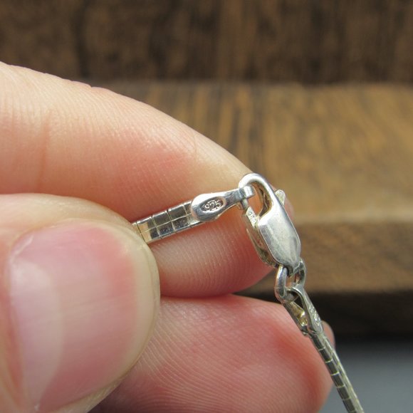 16" Sterling Silver Hand Wrapped Maroon Stone Pendant Necklace Vintage - Picture 5 of 7